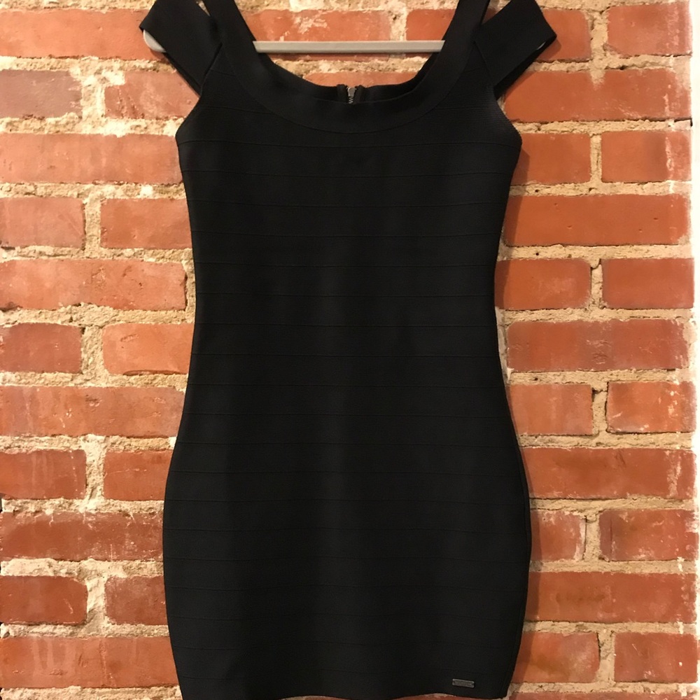 GUESS LITTLE BLACK DRESS